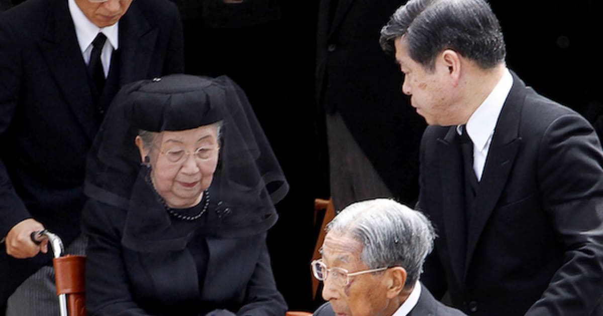 三笠宮家「次の当主」をめぐる母 信子妃と娘 彬子女王の愛憎劇