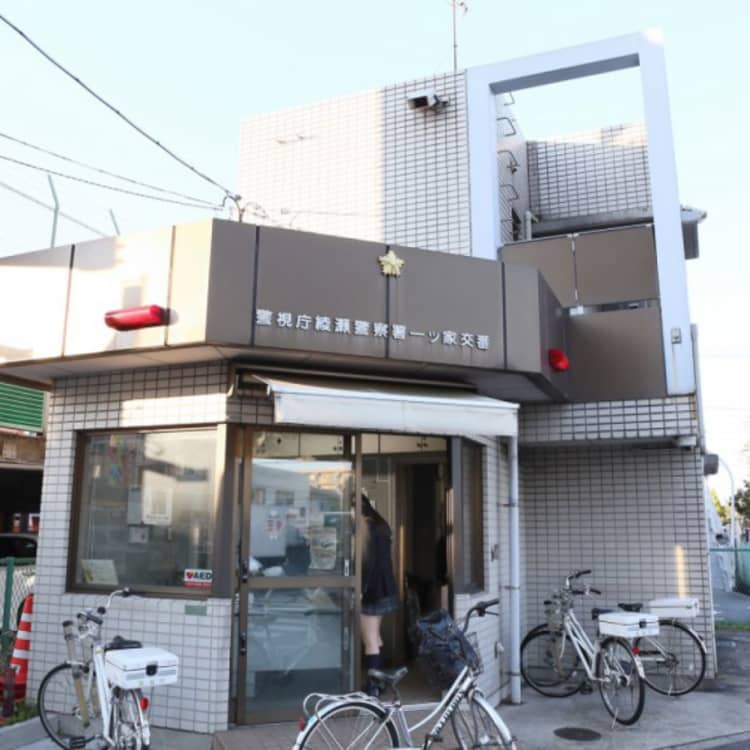 綾瀬署セクハラSEX交番 婦警さんと警官3人の「日替わりH」