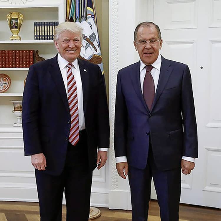 コミー長官を罷免され、最強組織は逆に燃え上がった ロシアゲート疑惑 トランプを追い詰めるFBIの執念